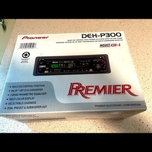 Pioneer multi cd player with FM/AM tuner